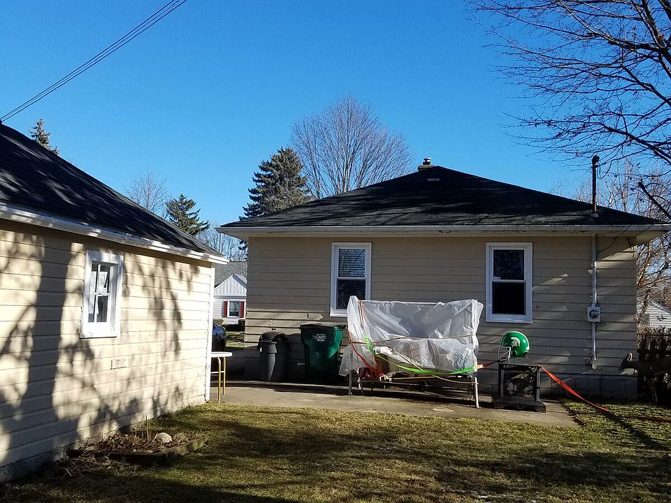 2nd image of 1011 Durant St