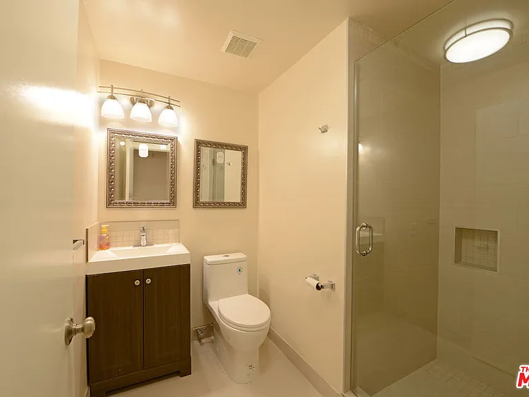 2015 S Beverly Glen Blvd #402 — Photo 19