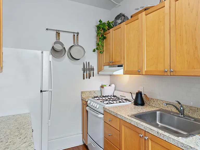1836 Laurel St — Photo 11