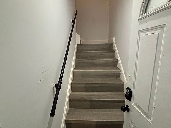 3rd image of 320 NE 57th St #320