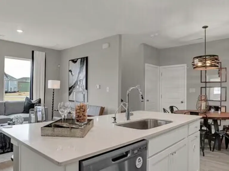 7190 Governors Row — Photo 32