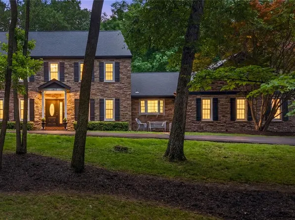 1812 Oak Tree Ridge Rd, Chesterfield, MO 63005