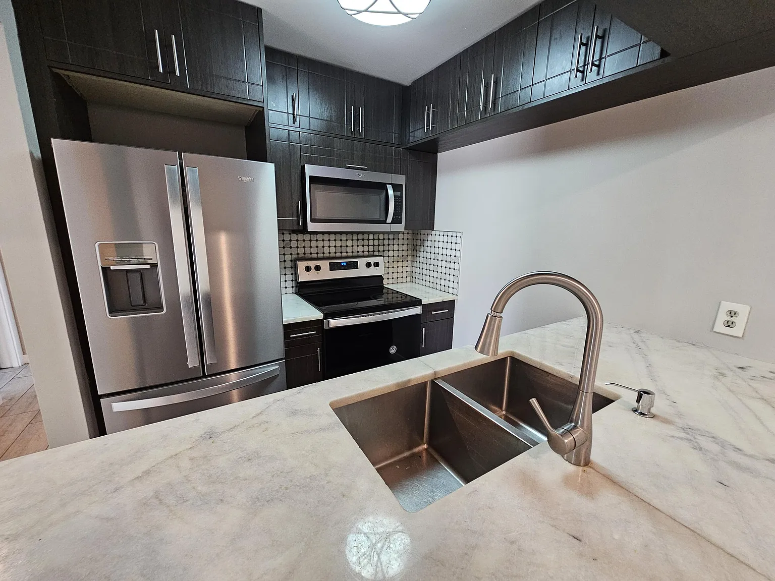 2 bed, 2.0 bath, 798 sqft, $2,000 — Photo 3