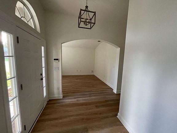 4th image of 33380 Sunny Parke Cir