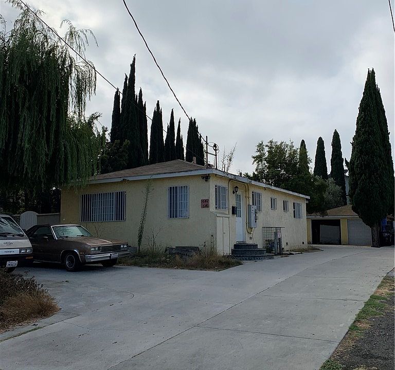 1st image of 1640 W 204th St