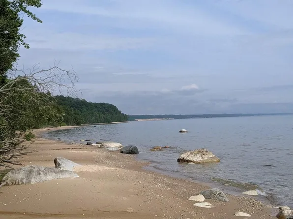 12 W Wildwood Ln, Moran, MI 49760