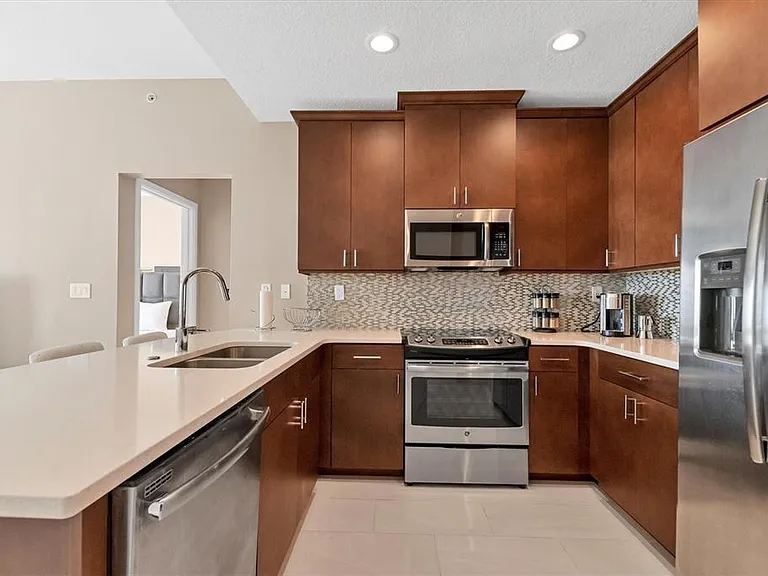 1500 State St #403 — Photo 5