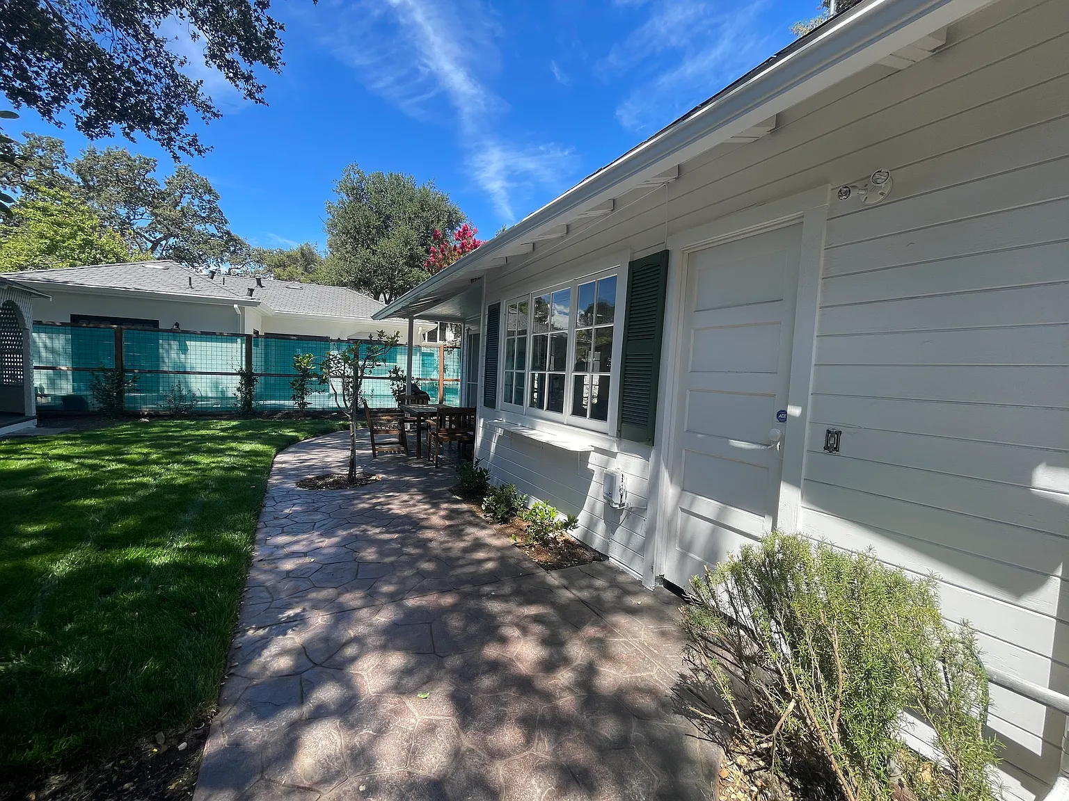 2 bed, 900 sqft, $4,700 — Photo 4