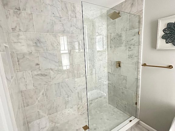 5th image of 163 Lake Ave #4