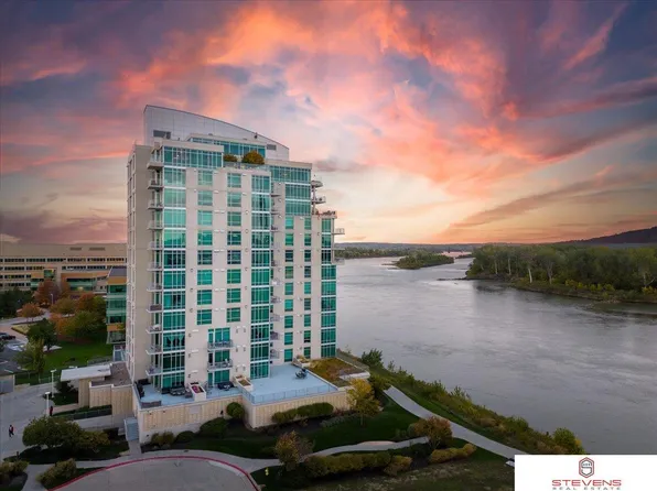 444 Riverfront Plz APT 401, Omaha, NE 68102