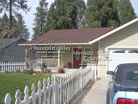 3rd image of 10970 Gold Hill Dr