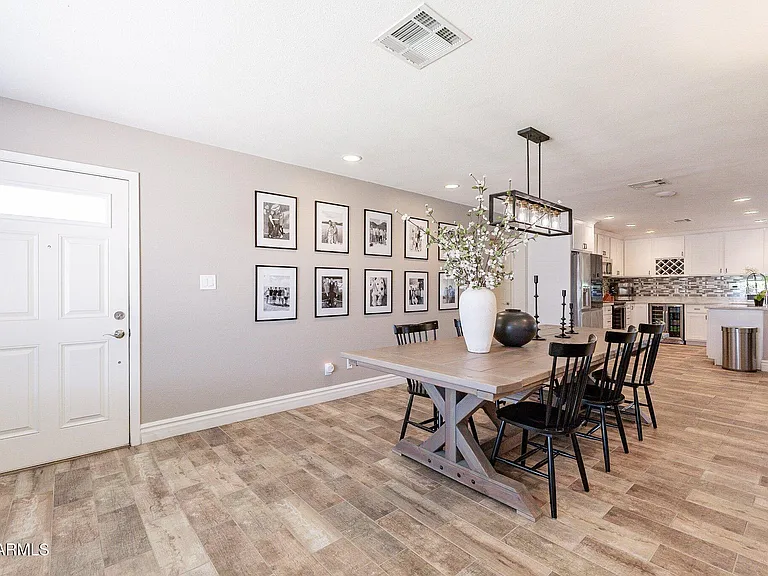 2033 E Harvard Dr — Photo 8