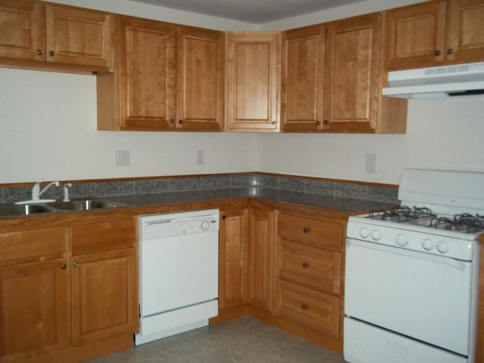 2nd image of 611 Winston Ct APT 1