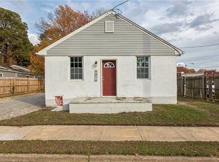 208 Woodland Rd, Hampton, VA 23669