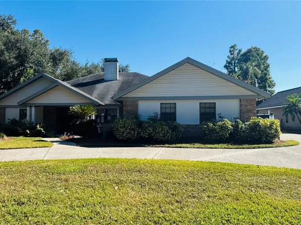 2881 Hammock Dr, Plant City, FL 33566