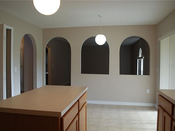 5th image of 10257 Laxton St