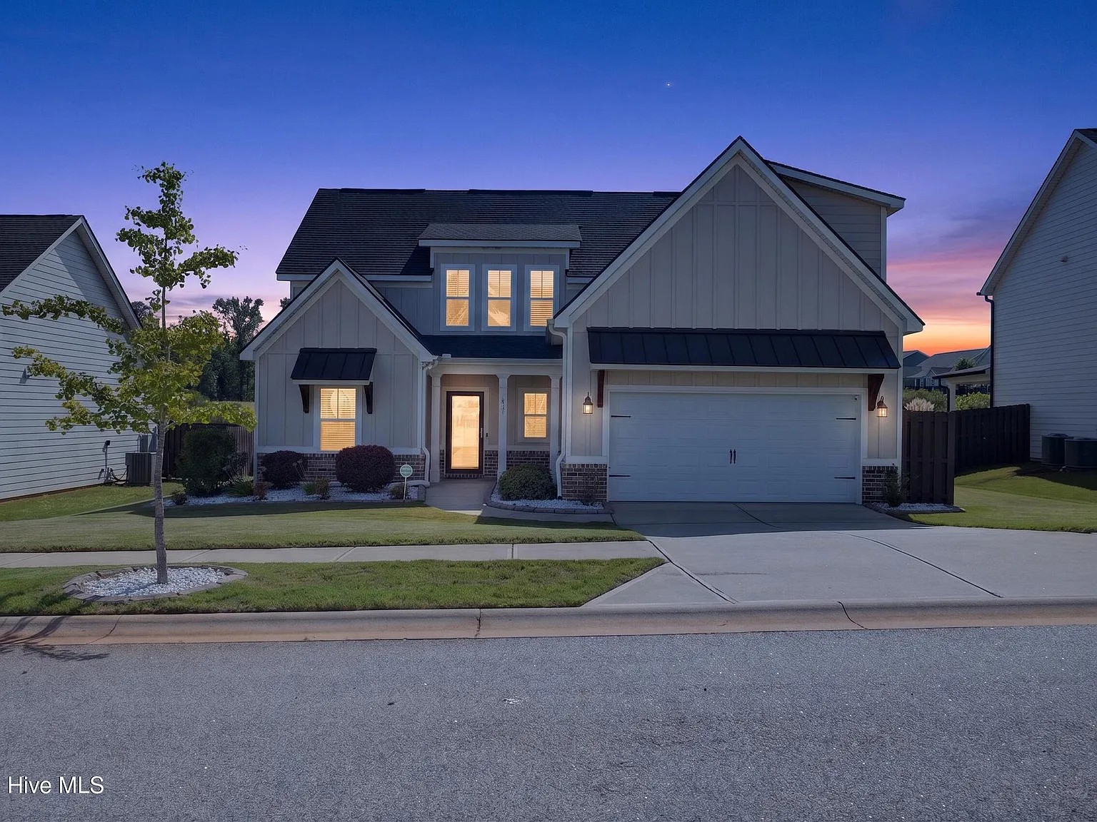 6 bed, 4.0 bath, 3172 sqft, $2,575 — Photo 2