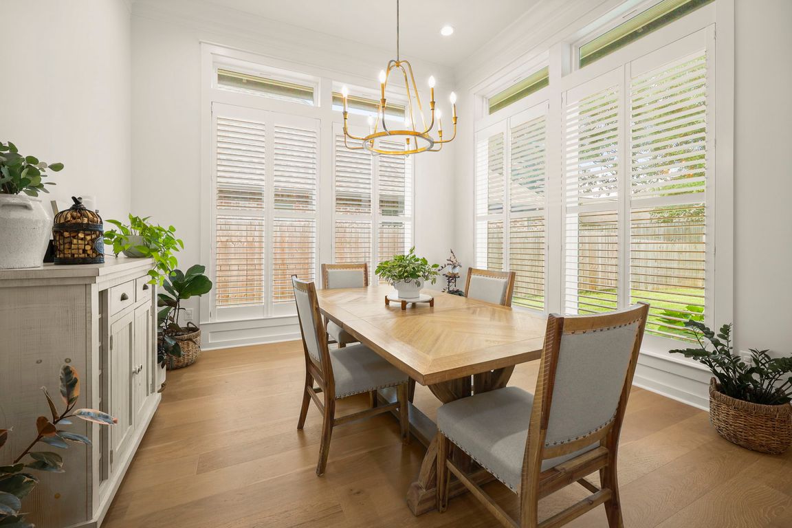 next background image