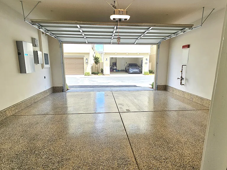 6045 Fairfax Dr — Photo 31