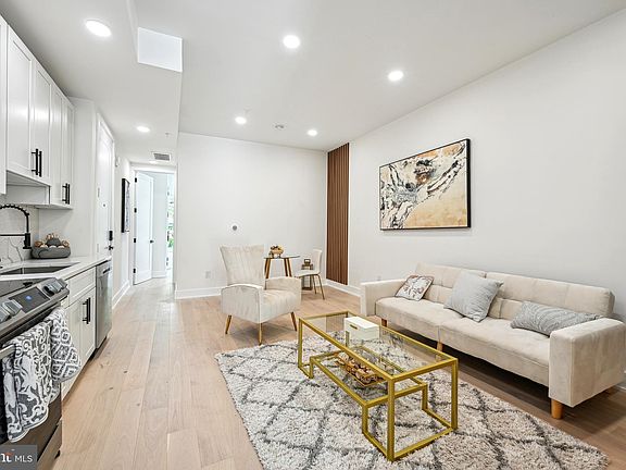 4th image of 701 Quincy St NE #3
