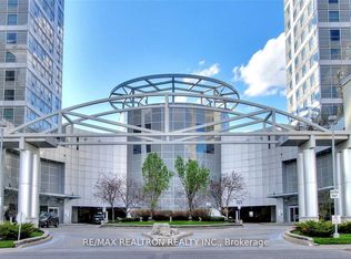 38 Lee Centre Dr #915, Toronto, ON M1H 3J7