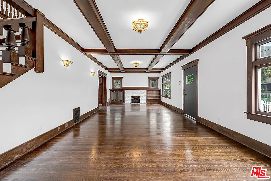 4 bed, 2.5 bath, 2601 sqft, $6,450 — Photo 3