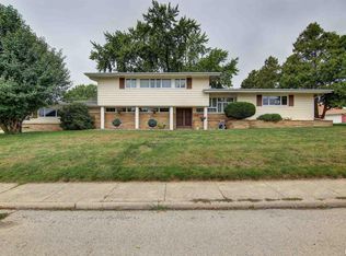 102 12th St, Fulton, IL 61252