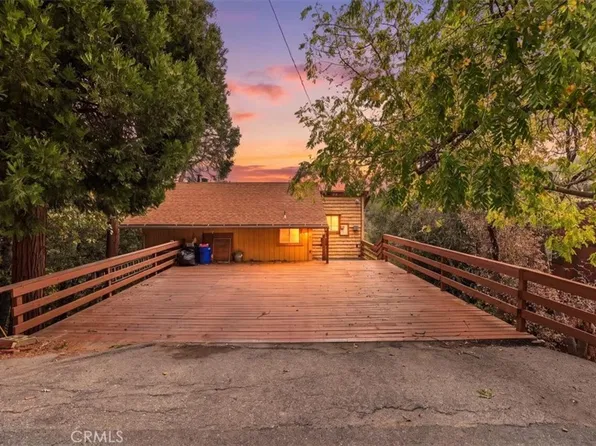 327 E Zermatt Dr, Crestline, CA 92325