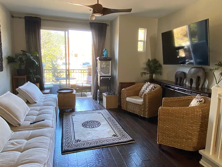 1357 Abbey Ln — Photo 13