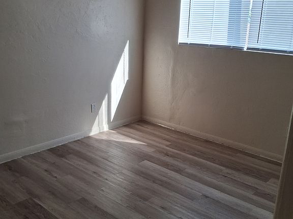2nd image of 2613 Flower St #C