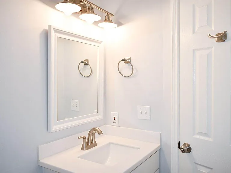 4497 L R I Ln — Photo 6