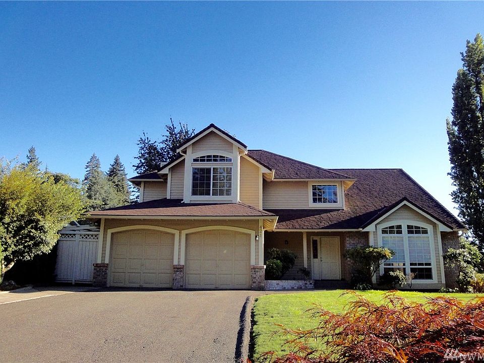 1st image of 421 NW Dyes View Ct
