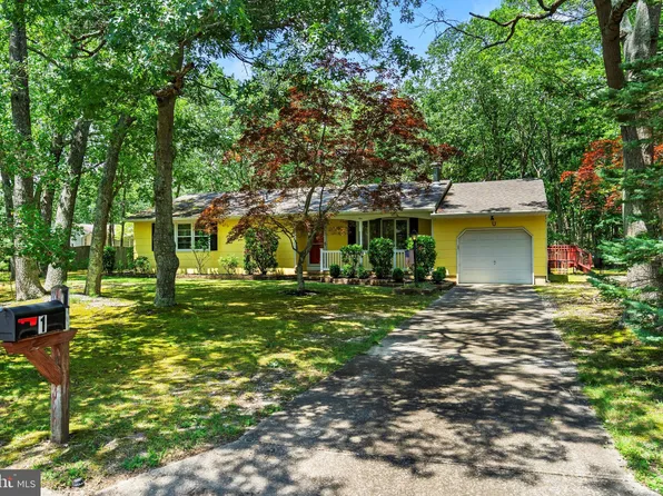 1 Avon Ln, Waretown, NJ 08758