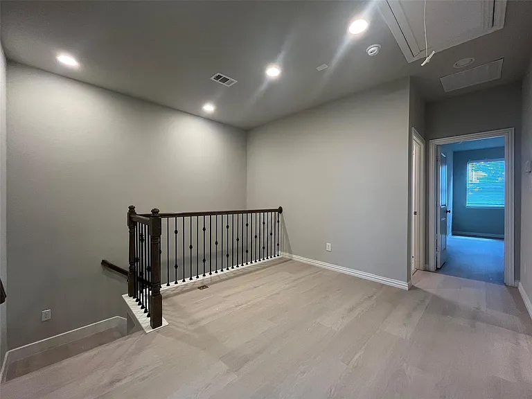 8266 Primrose Way — Photo 10
