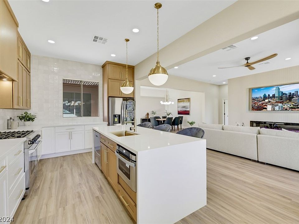 1st image of 31 Stonemark Dr