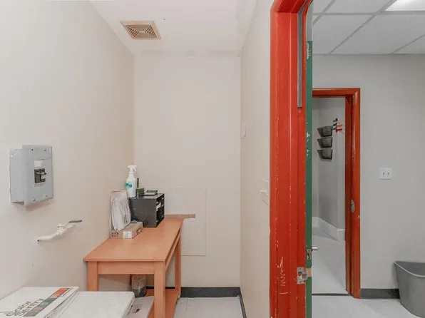 586 Kearny Avenue image 25 of 26