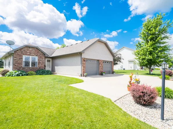 1266 Willow Glen Dr, Metamora, IL 61548