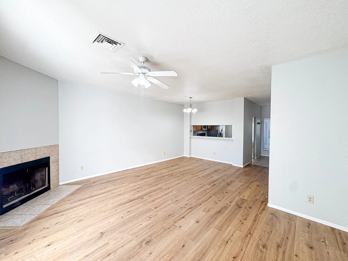 4114 E Union Hills Dr — Photo 2