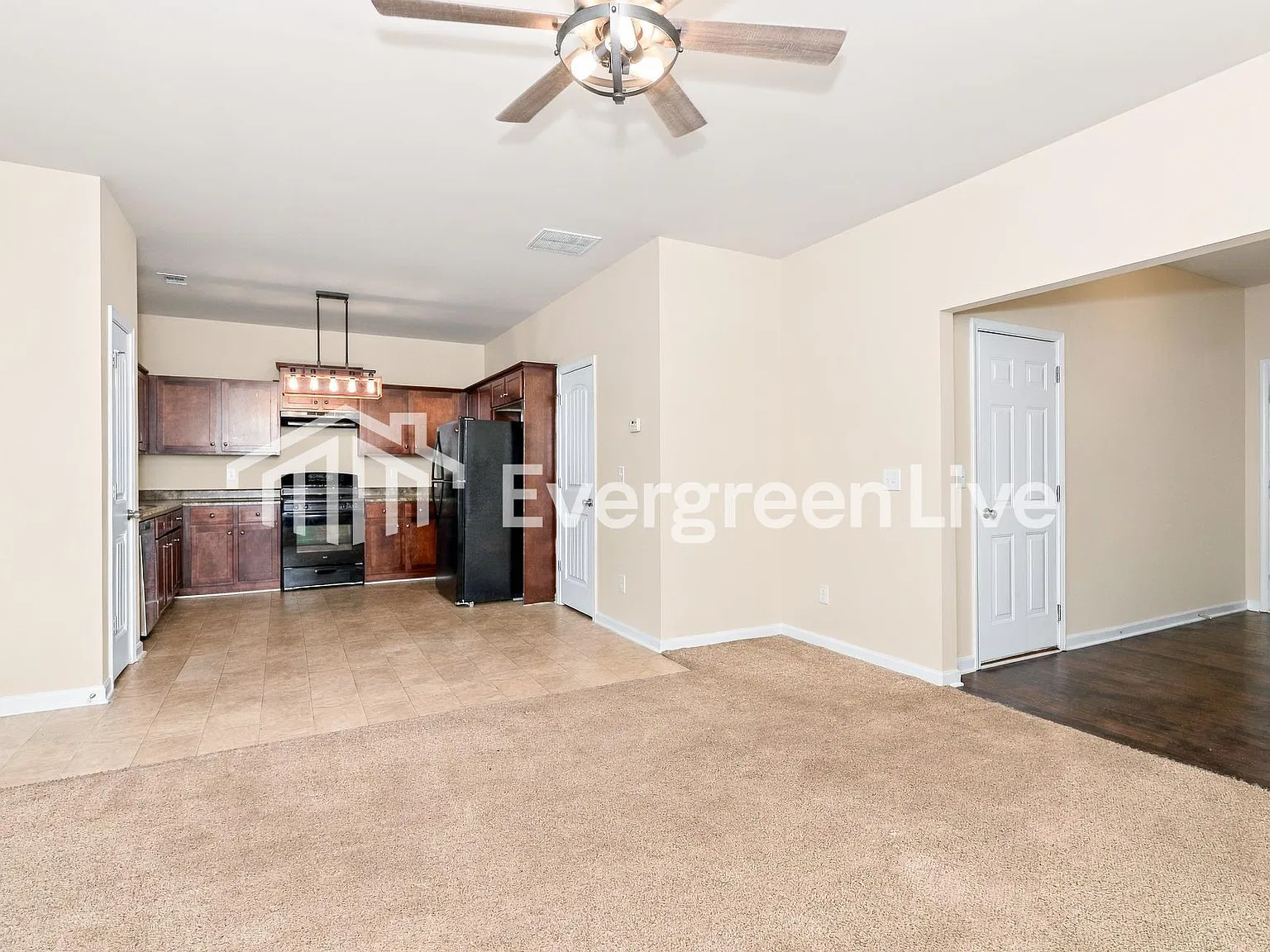 3 bed, 2.0 bath, 1583 sqft, $1,695 — Photo 3