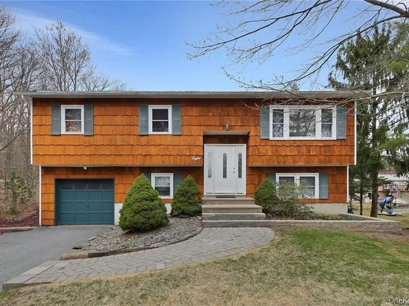 8 Fillmore Ct, Highland Mills, NY 10930