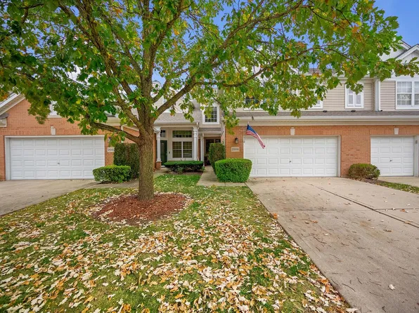 2596 Camberley Cir, Westchester, IL 60154