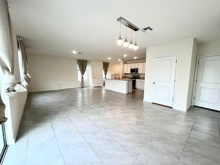5663 Hollingworth Trl — Photo 10