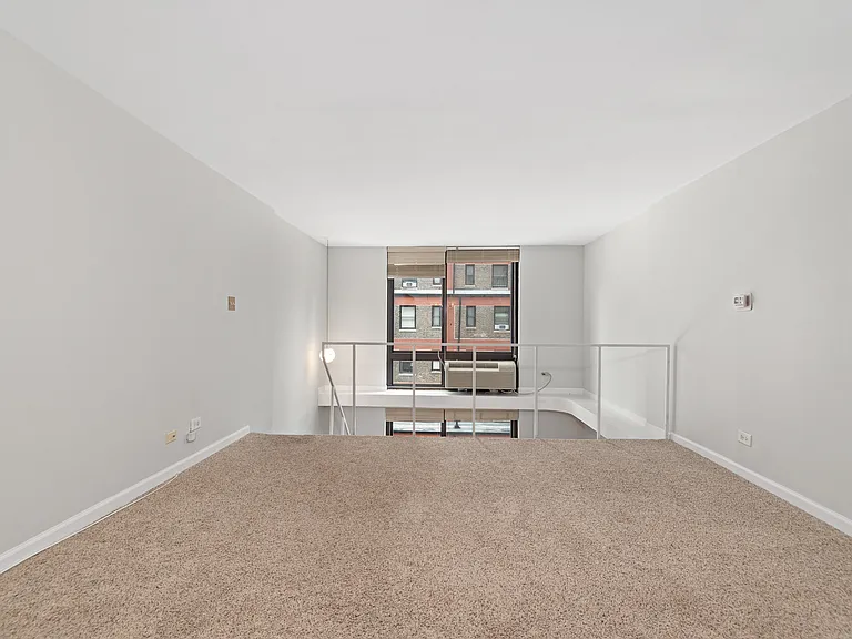 1221 N Dearborn Pkwy #806S — Photo 8