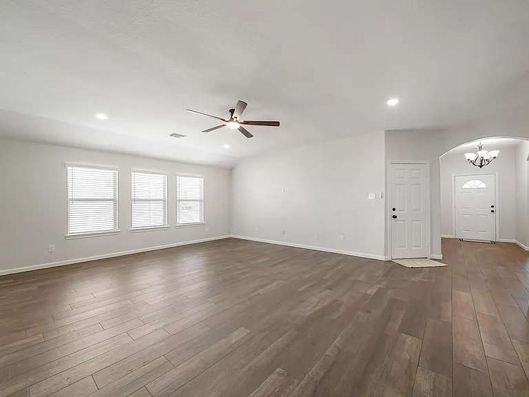 3301 Clover Hill Ln — Photo 13