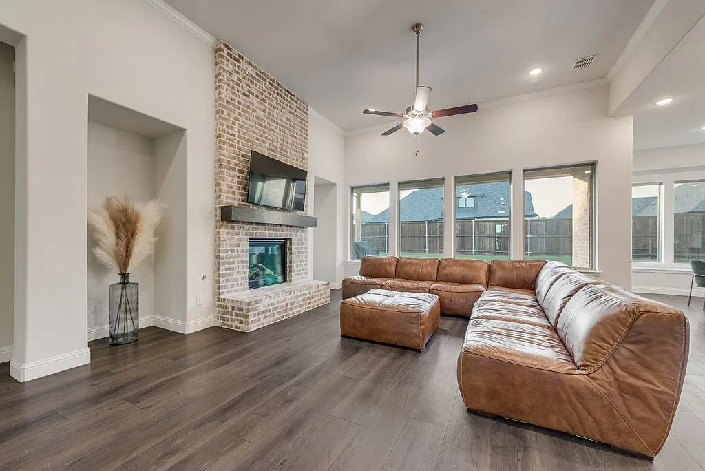 5 bed, 3668 sqft, $4,500 — Photo 3