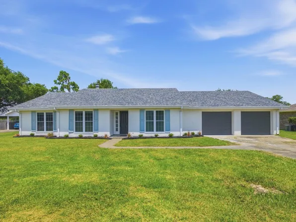 4625 E Quail Hollow Dr, Lake Charles, LA 70605