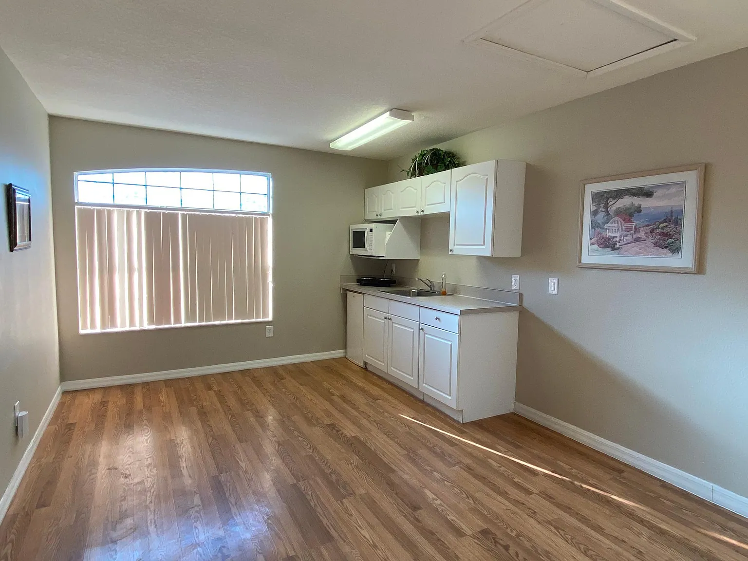 125 Orchid Dr — Photo 2