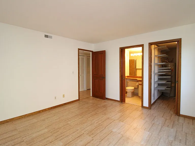 1320 SW Hall St #202 — Photo 15