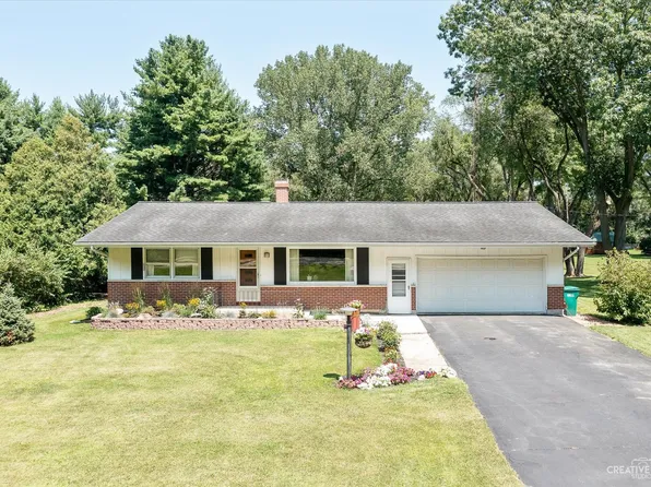 32754 Genoa Rd, Genoa, IL 60135