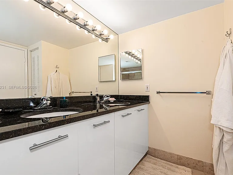 3300 NE 192nd St #711 — Photo 5